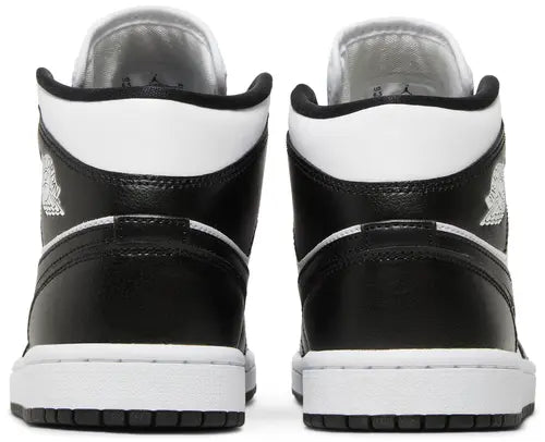 Air Jordan 1 Mid ‘Panda’