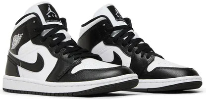 Air Jordan 1 Mid ‘Panda’