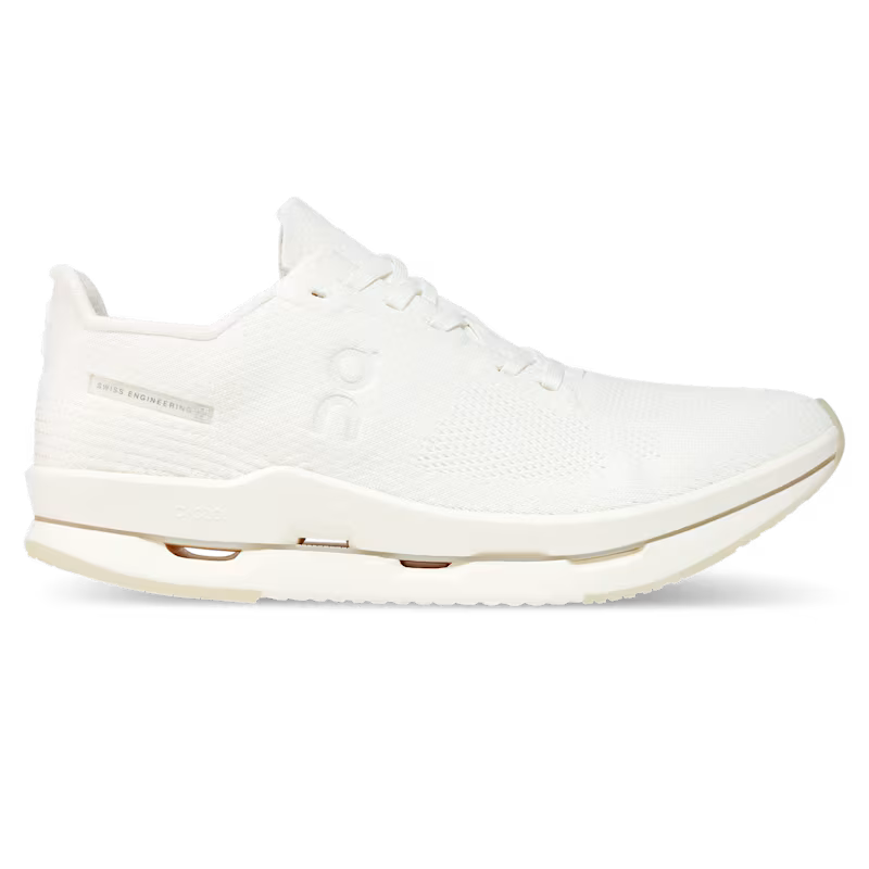 On Running Cloudneo 'Undyed' (M)