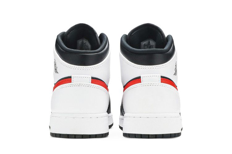 Air Jordan 1 Mid 'Chile Red'