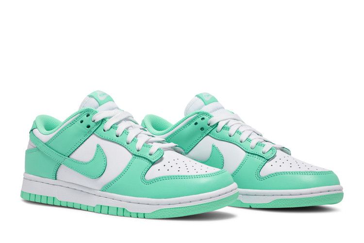 Dunk Low 'Green Glow' (WMNS)