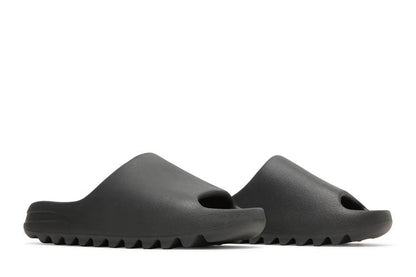 Yeezy Slides 'Dark Onyx'